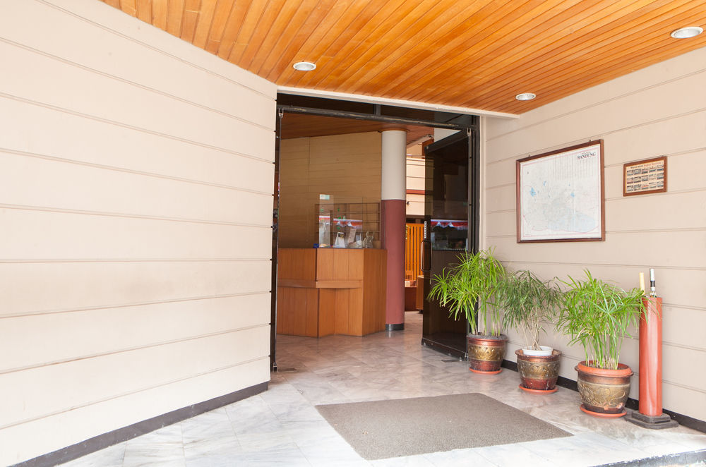 Reddoorz Plus @ Sukamulya Pasteur 2 Bandung Exterior foto